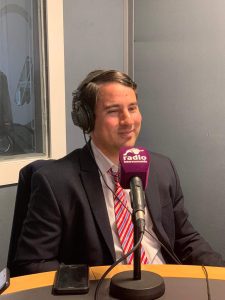 Santiago Vitola en la radio